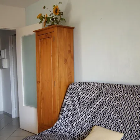 Apartamento 150 M De La *